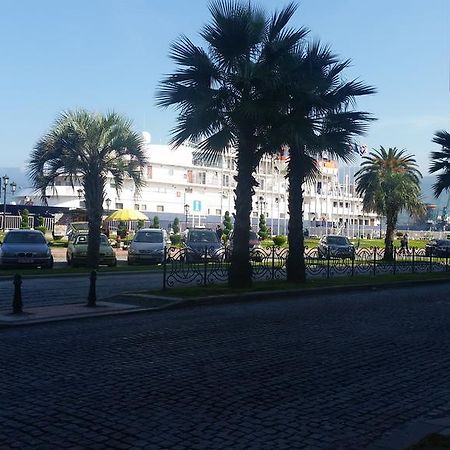 Nini'S Apartments Batumi Zewnętrze zdjęcie